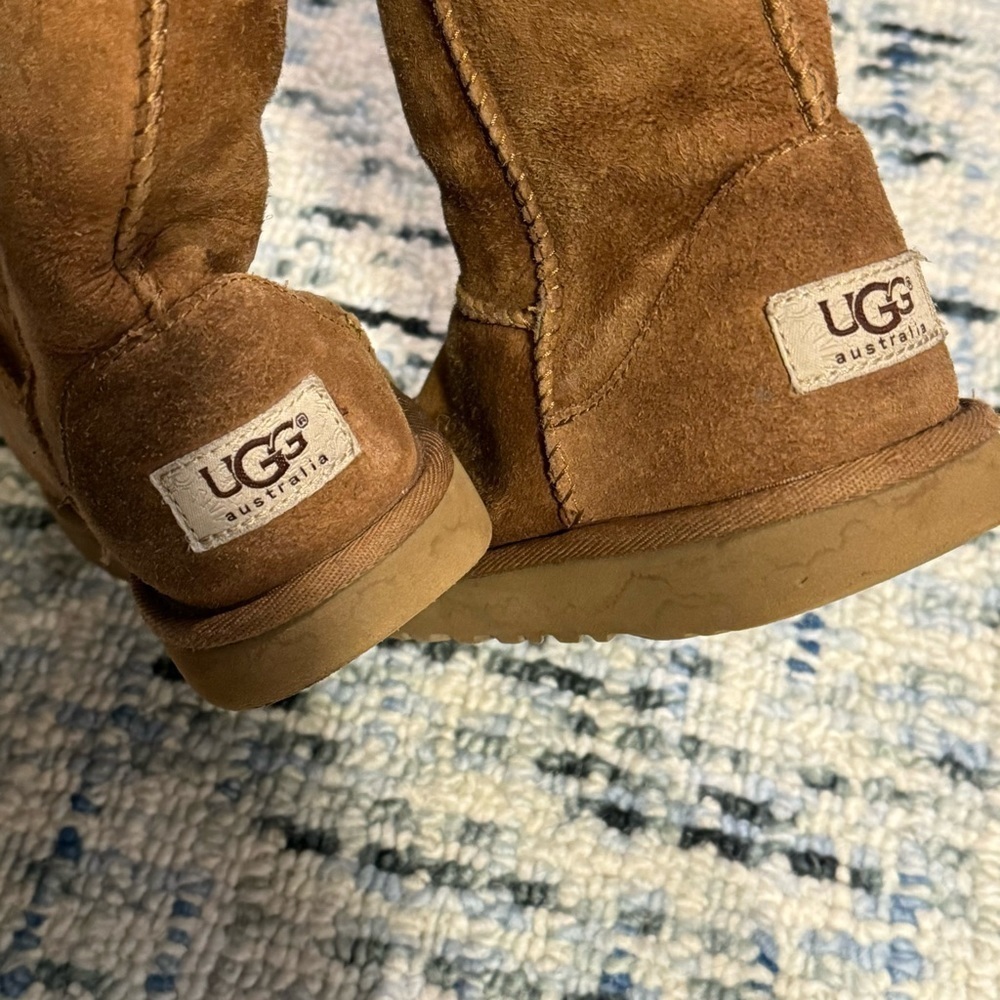 UGG Classic Tall Boot, Youth size 2 - Picture 8 of 12